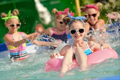 tween-pool-party