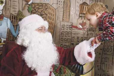 Santa Claus is coming to town