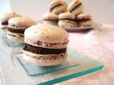 raspberry-almond-macaroons-chocolate-ganache