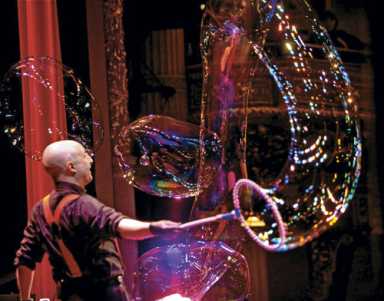 Bubblemania at Queens Theatre