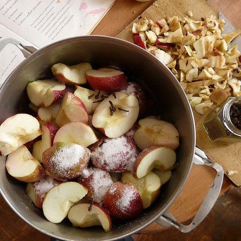 applesauce-cinammon-recipe-thumbnail
