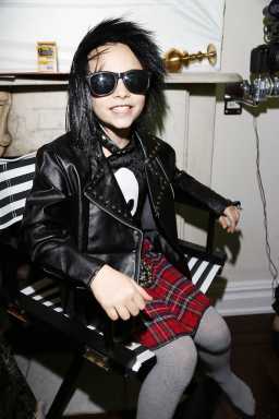 PARTY-Sharon-Lo