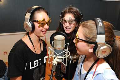 KETCHER_POPSTARPARTIES_032913_068-copy