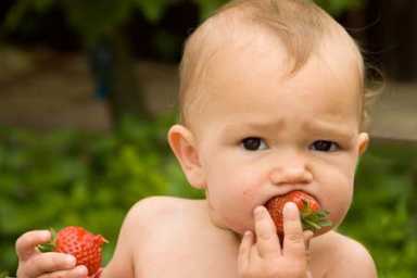 baby eating