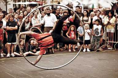 Step right up to the Big Apple Circus