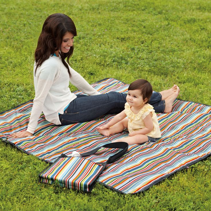Skip Hop Central Park Outdoor Blanket + Cooler Bag