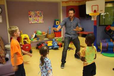 Chris-Pratt-Our-Lady-of-the-Lake-Childrens-Hospital-June-2015