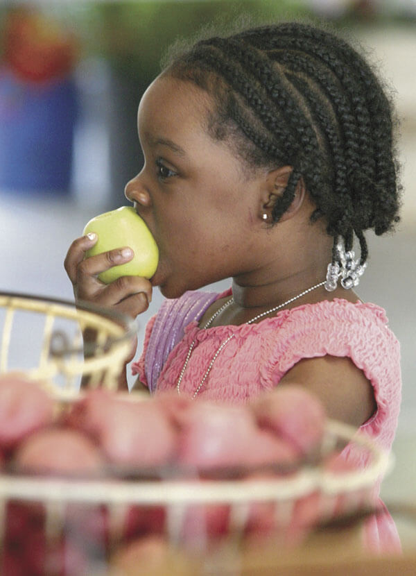 Students reap delicious, vitamin-rich rewards