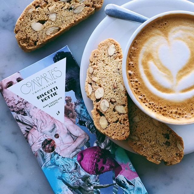 Compartes BISCOTTI HOTTIE Dark Chocolate Biscotti Bar