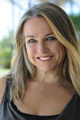 esther_400x600