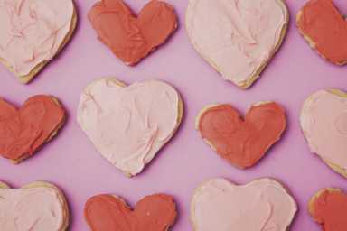 Romance, roses, and deLysscious chocolate