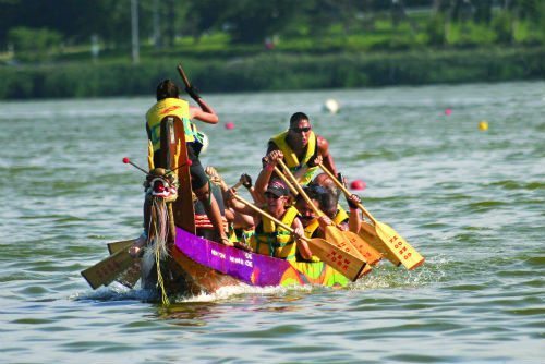The Hong Kong Dragon Boat Festival will take place this weekend in Flushing Meadows Corona Park! Image courtesy of Hong Kong Dragon Boat Festival.