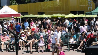 Mamapalooza Outdoor Extravaganza at Pier 1 in Riverside Park