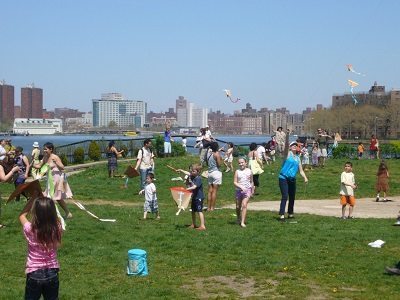 Festival of Kites & Kayaks in Socrates Sculpture Park