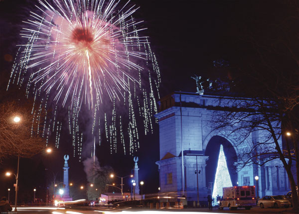 Ooh, aah: New Year’s Eve dazzling fireworks display at Grand Army Plaza