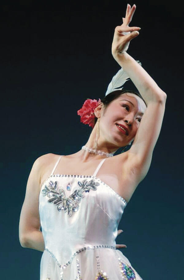 Nai-Ni Chen Dance Company welcomes the Year of the Rooster at Brooklyn Center