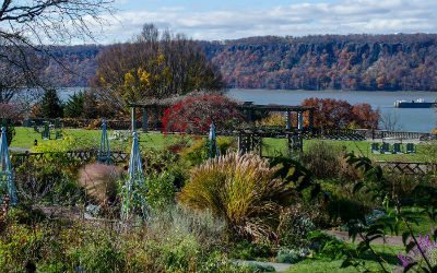 Hibernators Walk and Talk at Wave Hill