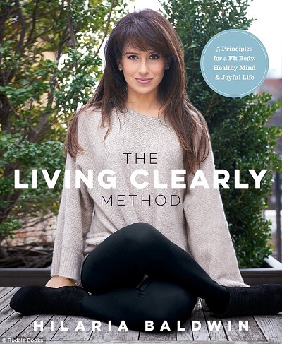 Hilaria Baldwin - Yoga Vida 