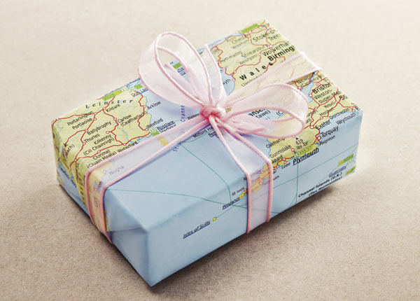 Green gifts: Tips for Earth-friendly giftwrap alternatives
