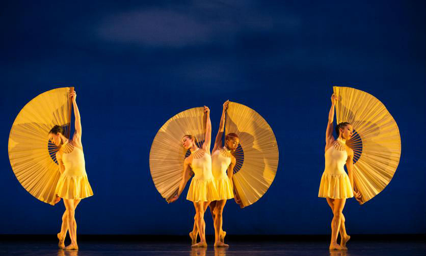 MOMIX: 