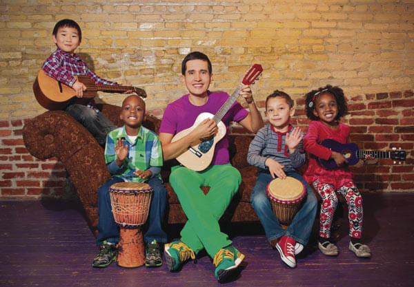 Bilingual fun: 123 Andres workshop and performance at Flushing Town Hall