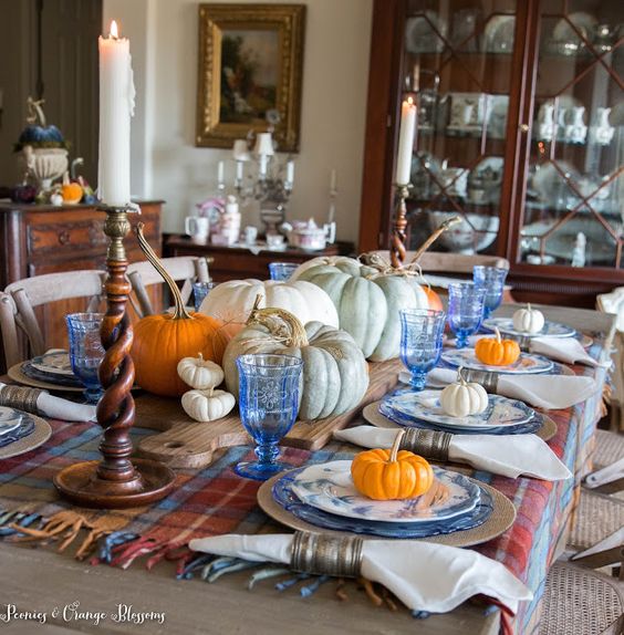 French Country Farmhouse Thanksgiving Table Setting