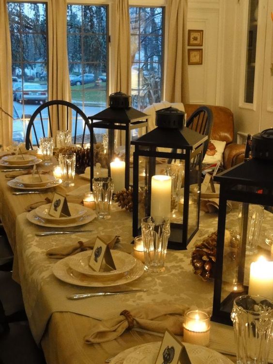 Minimalist Thanksgiving Table Setting