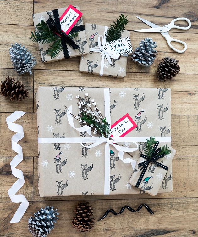 Holiday Craft DIY Wrapping Paper New York Family