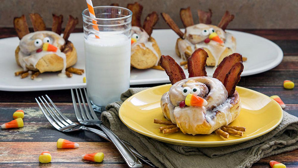 Cinnamon Roll Turkeys