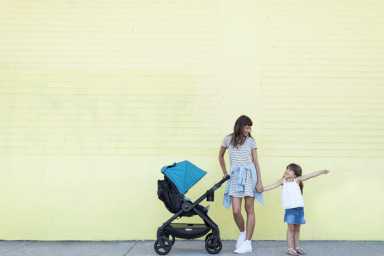 180 Reversible Stroller Lifestyle 46-600×400