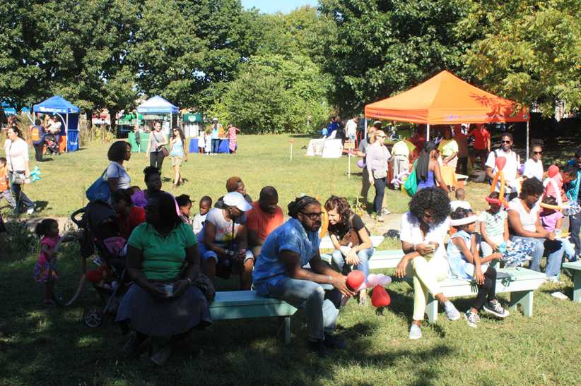 Farmhouse Family Day and Tree Giveaway