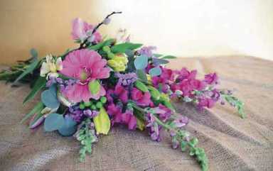Mother’s Day bouquet: Flower workshop at Queens Botanical Garden