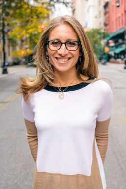 Randi Zinn Headshot