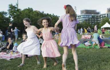Vamos a Sevilla! Celebrate Brooklyn Bridge Park at Sunset Seville