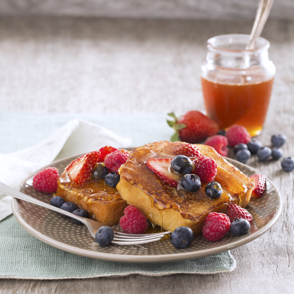 honey french toast with berries