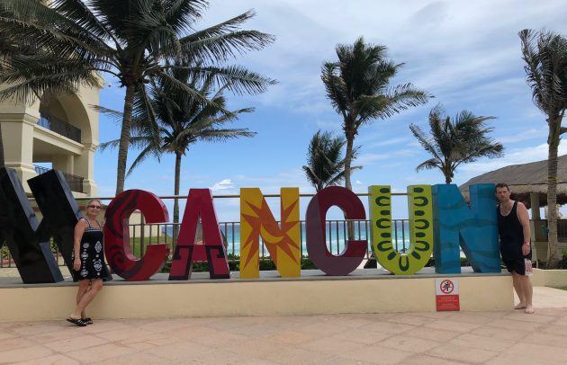 cancun sign in mexico