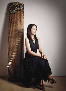 Koto visionsary Yumi Kurosawa performs at Noguchi Museum