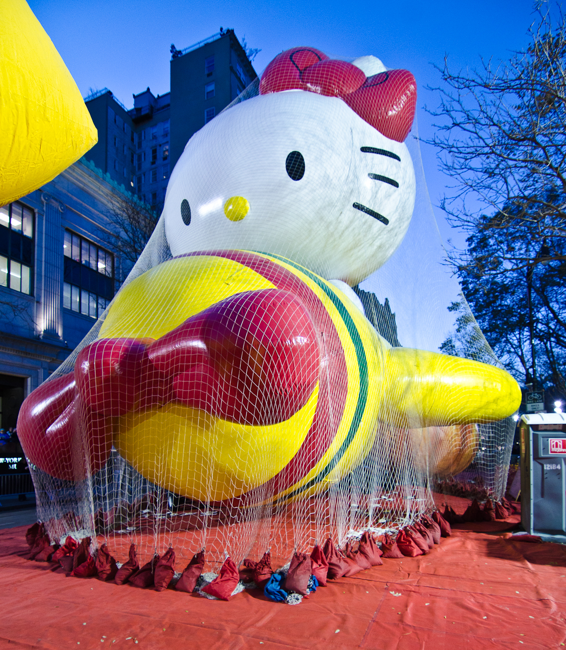 Hello Kitty at Macy’s Balloon Inflation