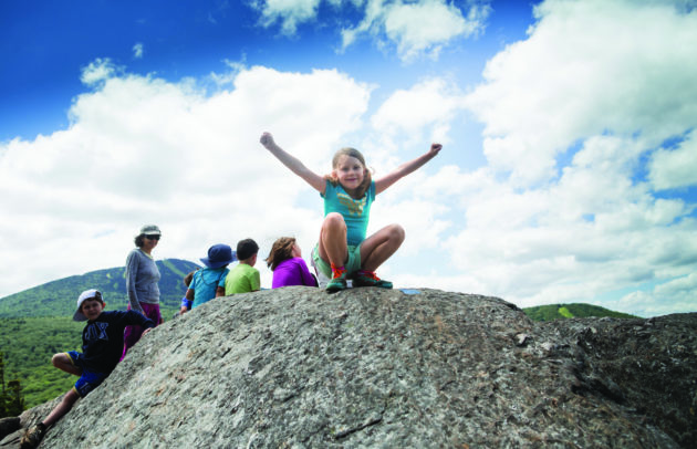 kids hiking 