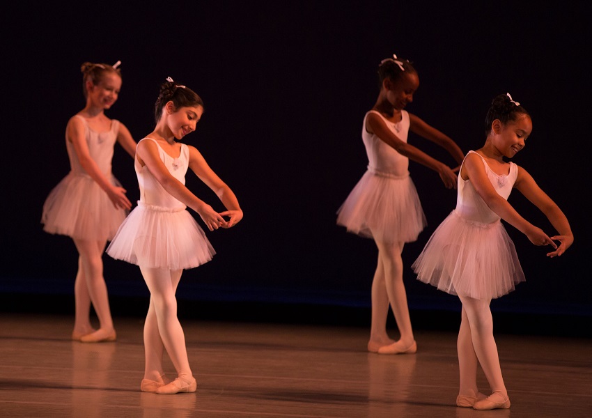 children dancing ballet