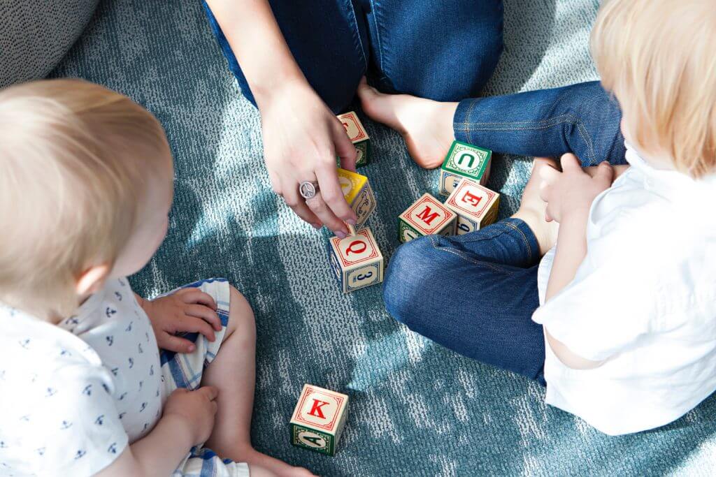 kids playing with blocks