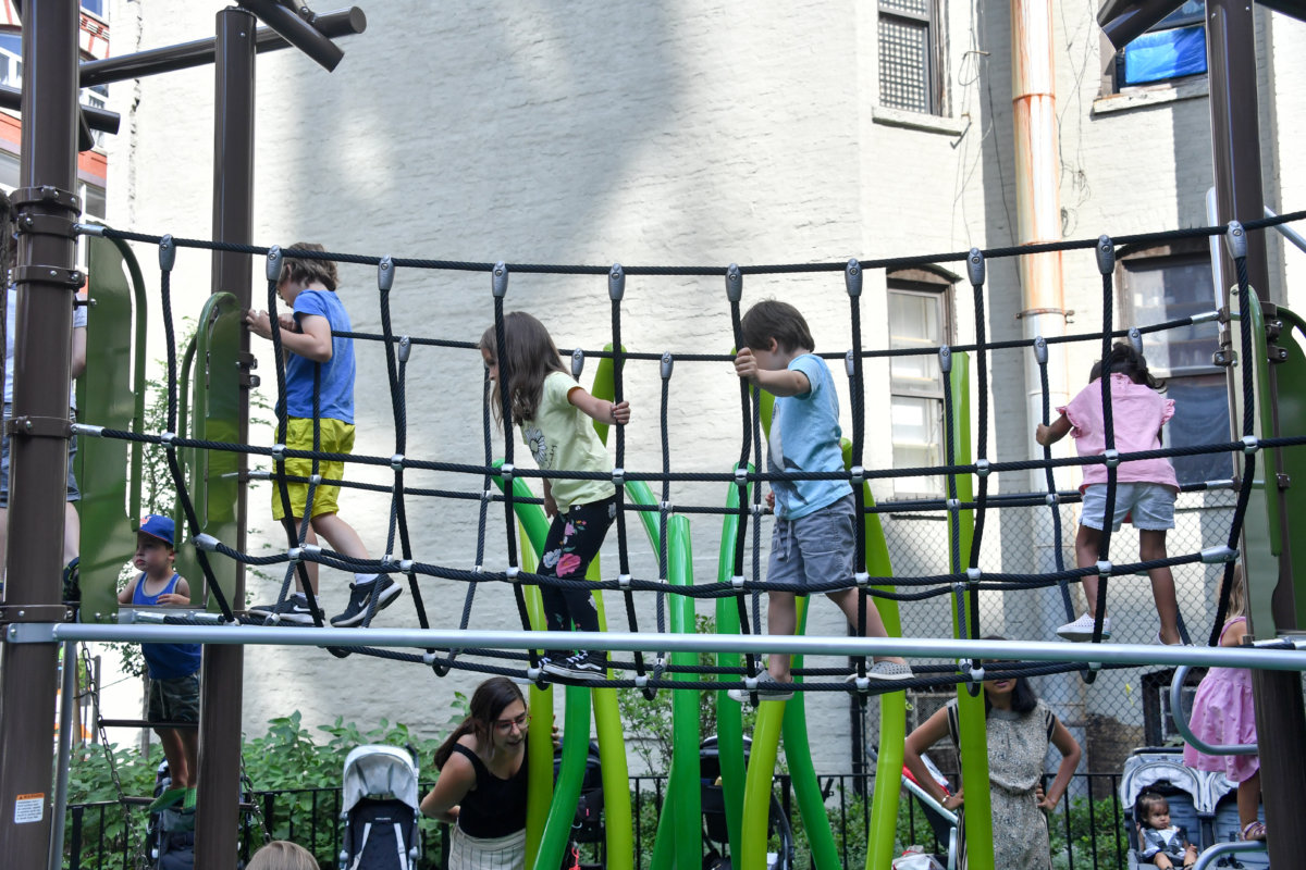 kids-playing-at-chelsea-green.jpg