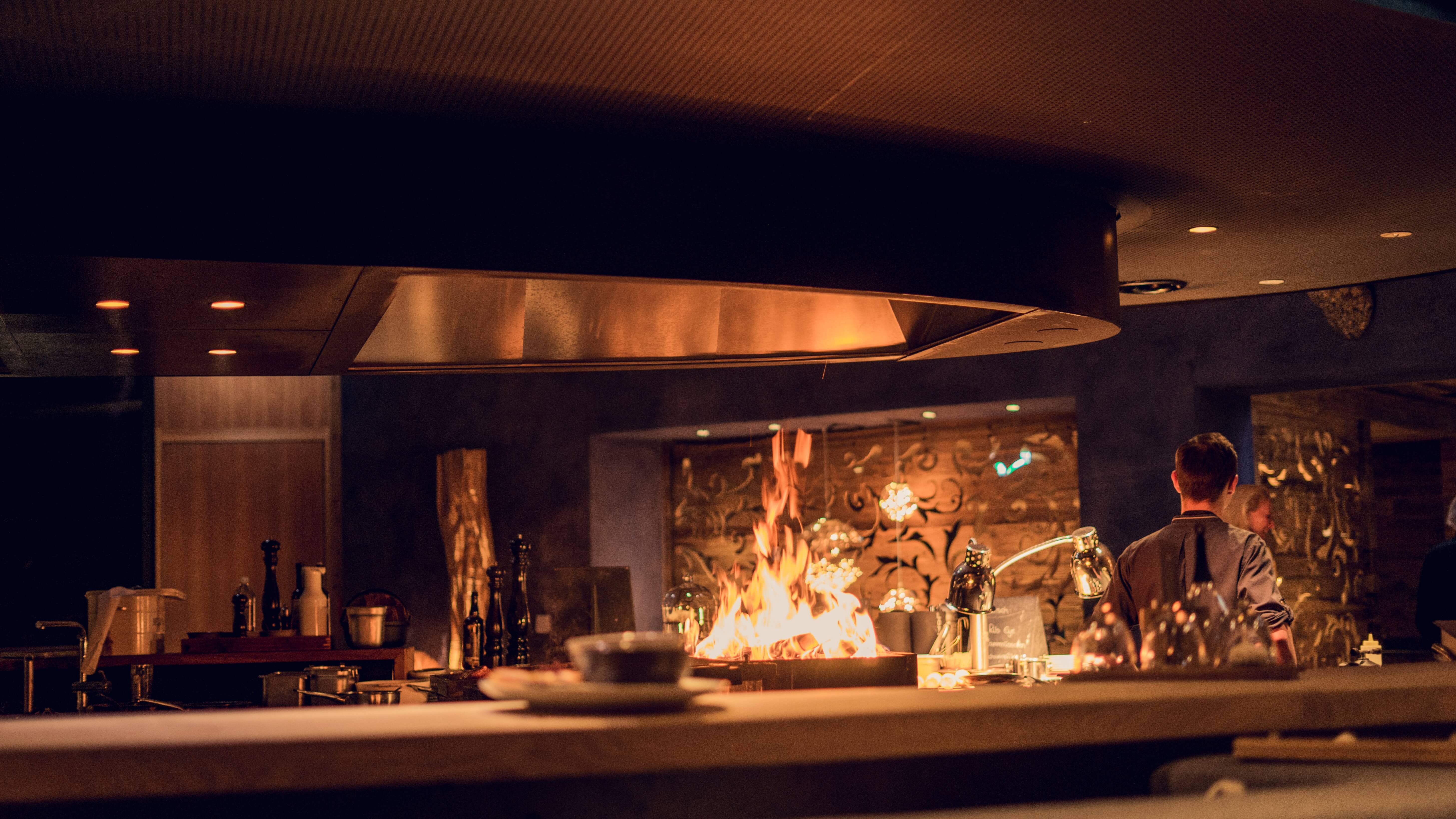 restaurants with fireplaces new york