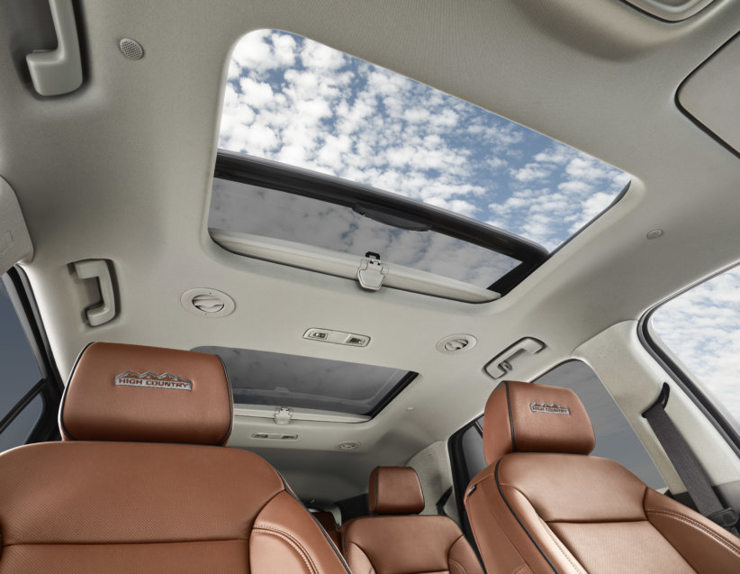 2020-Chevy-Traverse-High-Country-sunroofs-and-seats.jpg