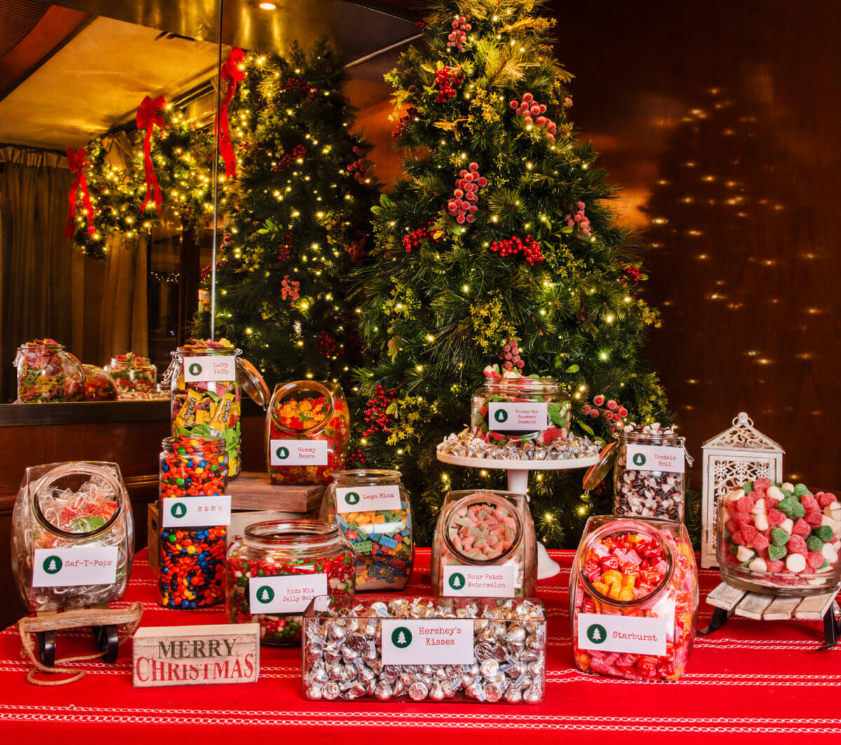 Breakfast With Santa at the Rock Center Café and The Rink at