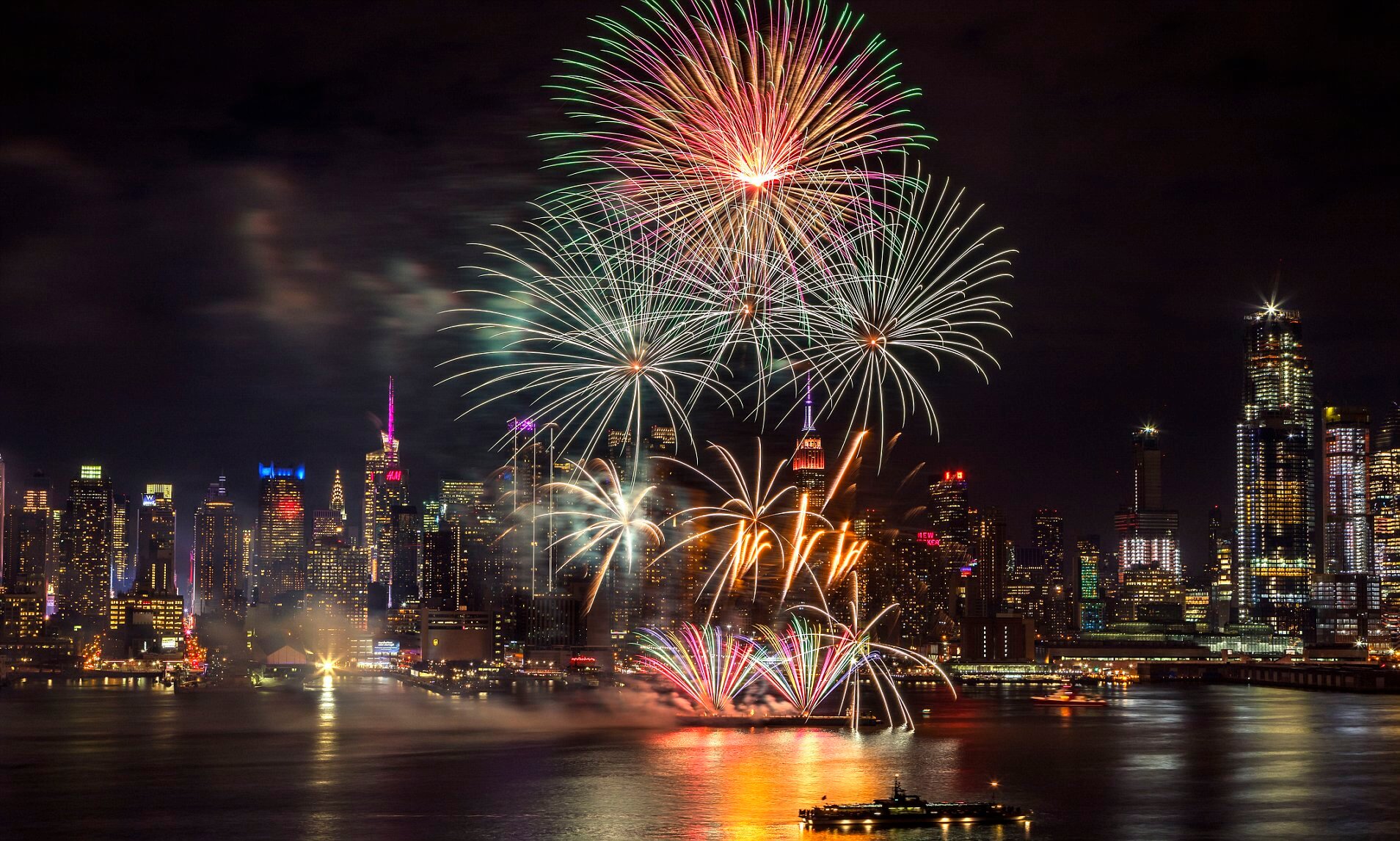 Chinese New Year: Fireworks on the Hudson River! - Hell's Kitchen