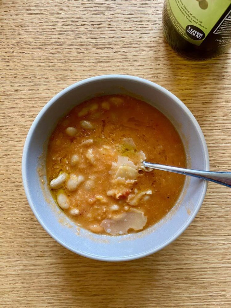 Tomato-White Bean Soup