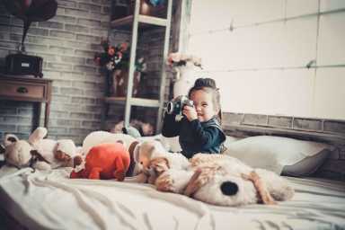 photo-of-a-girl-playing-with-the-camera-860538
