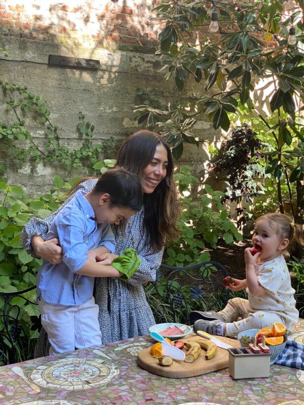 nicole berrie with kids making summer lunches and snacks