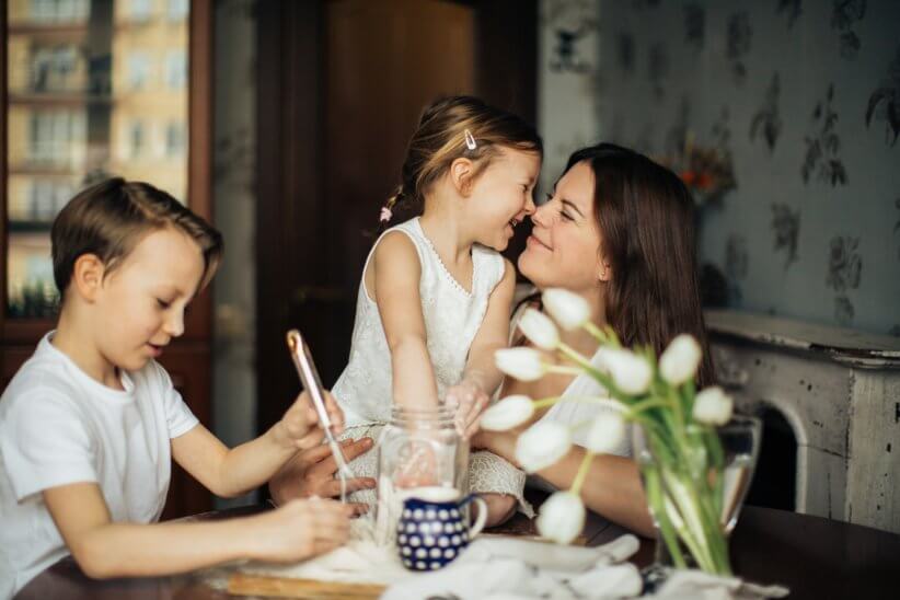 kids and mom at the table